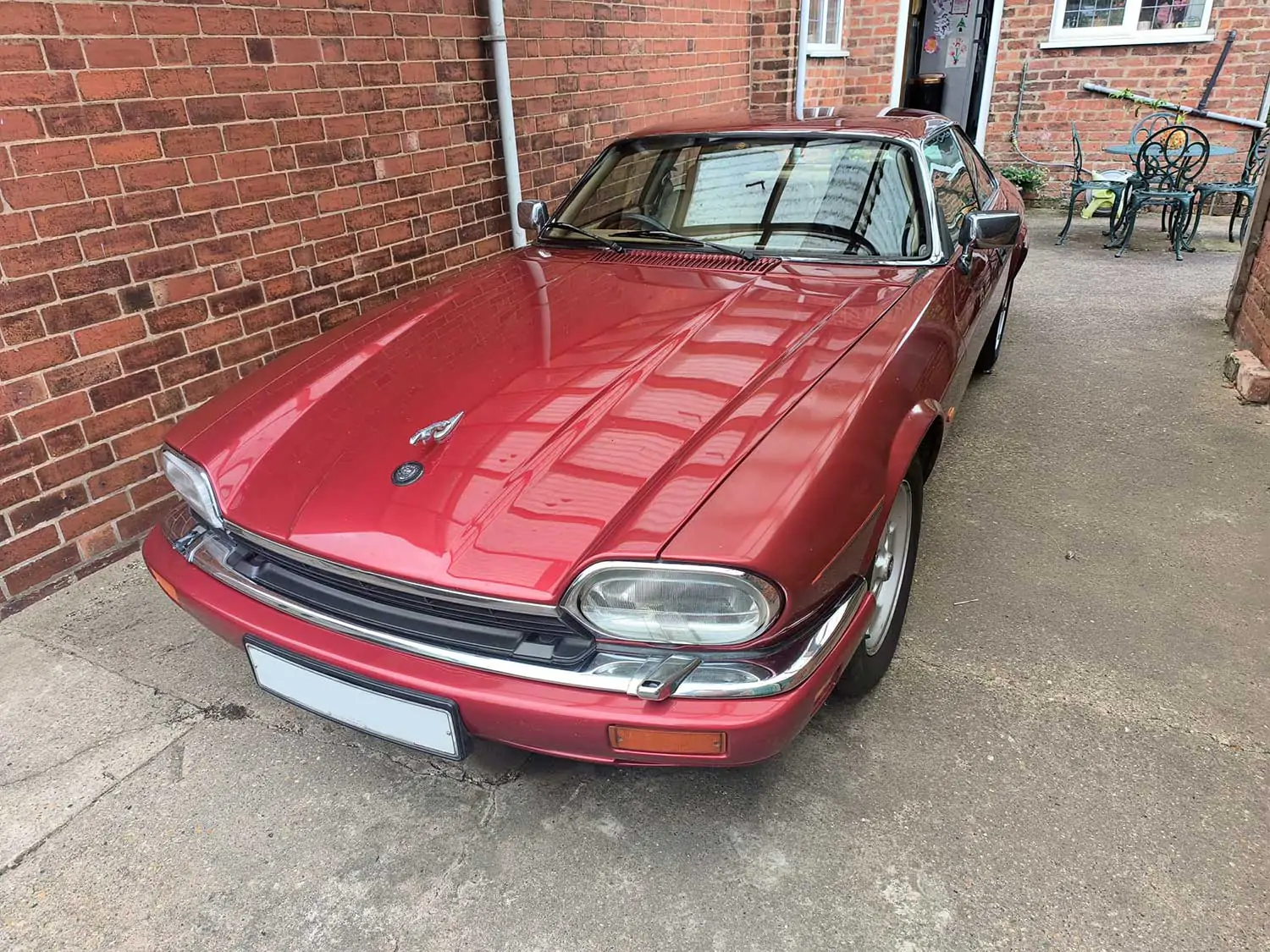 Continental Premium Contact 2 Tyres for Jaguar XJS Luxury Grand Tourer