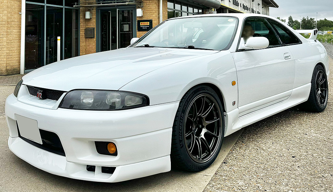 Nissan R33