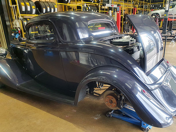 1934 Ford 3-Window Coupe Hot Rod in For New Tyres