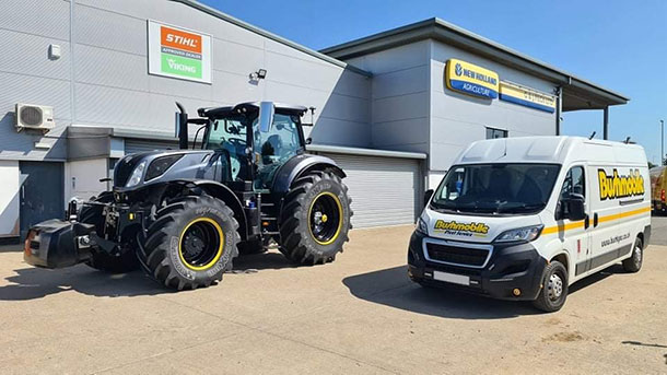 Custom wheels and Michelin MACHXBIB Tyres for New Holland T7.230 Auto Command Bush Tyres