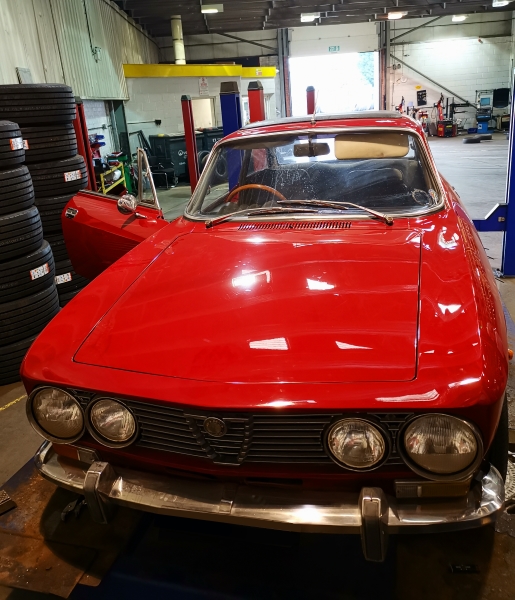 1974 Alfa Romeo 2000 GTV | Bush Tyres