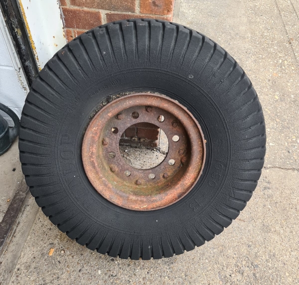 Wx War Department 10.50-13 Dunlop tyre of two piece split rim | Bush Tyres