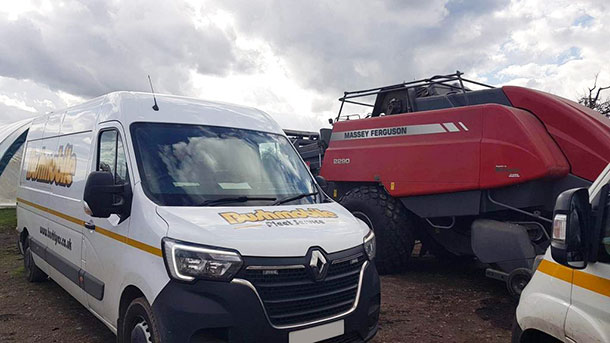 Our Immingham Bushmobile team recently fitted 28L-26 Ascenso PCB 360 tyres to two Massey Ferguson 2290 balers.