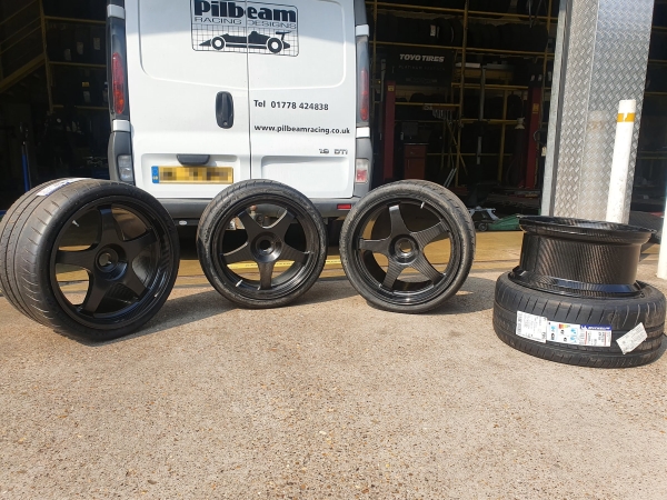 Michelin Pilot Sport 2 on bespoke carbon fibre wheels | Bush Tyres
