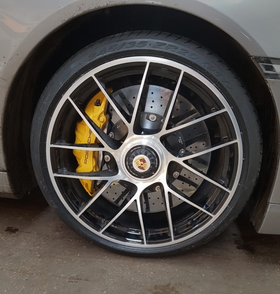 Pirelli PZero N0 tyres on Porsche Centre Lock Wheels