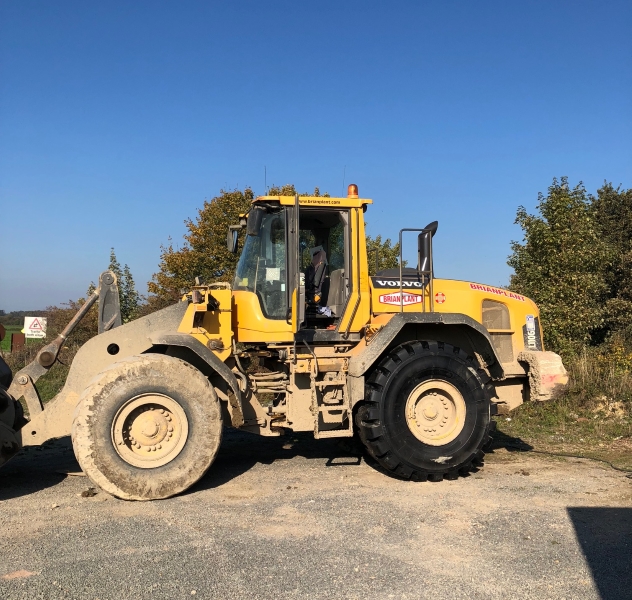 Volvo L110G with Camso WHL775R tyres fitted by Bush Tyres grimsby